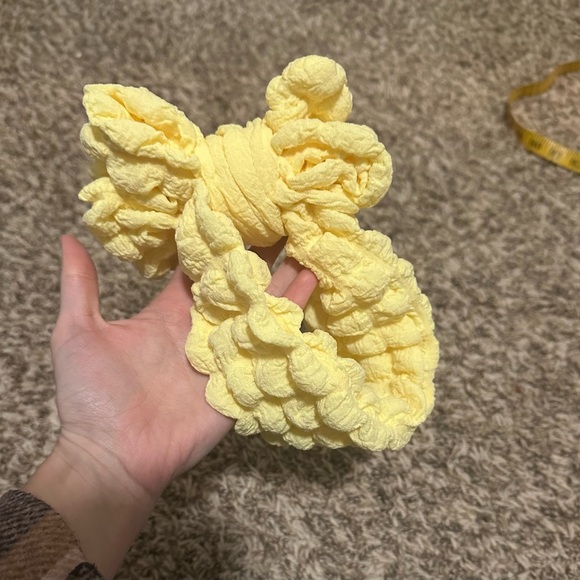 Butter Yellow Popcorn Textured Headwrap Bow - Picture 4 of 4